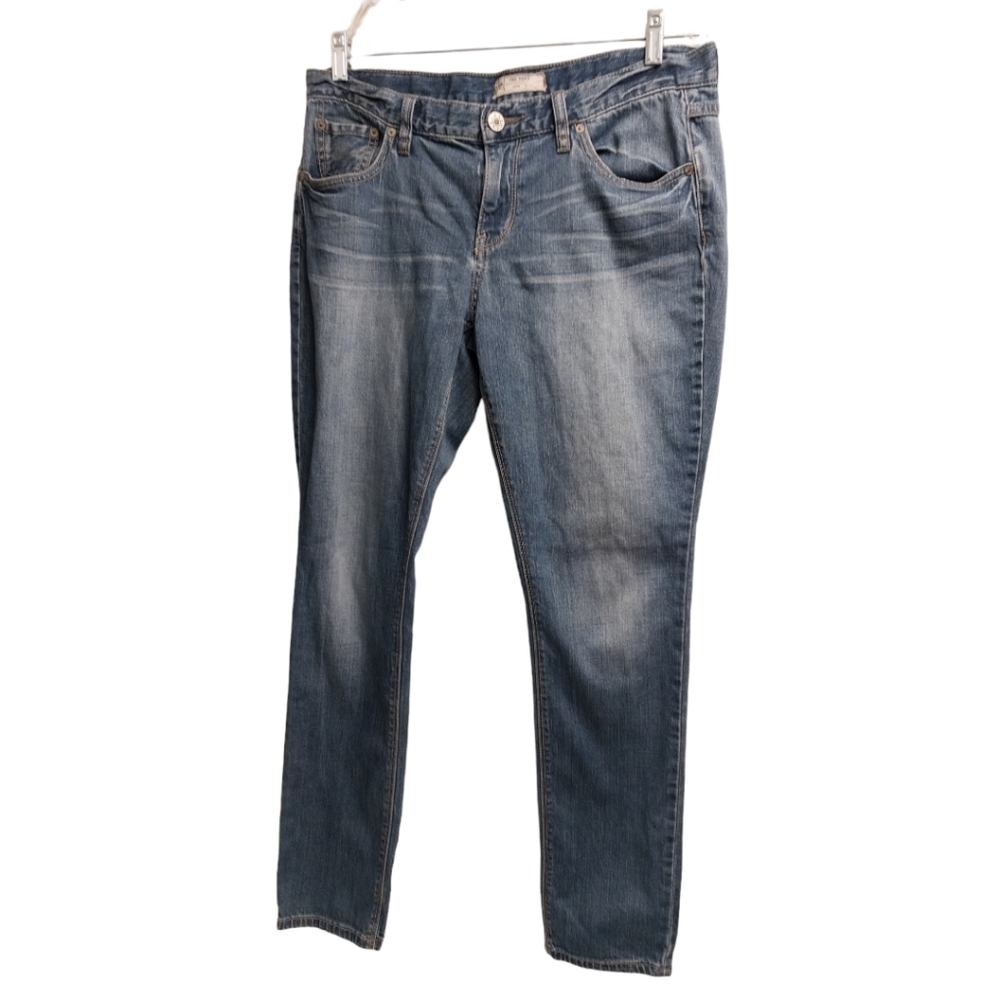 Size W30 womens medium wash jeans. Free people denim.